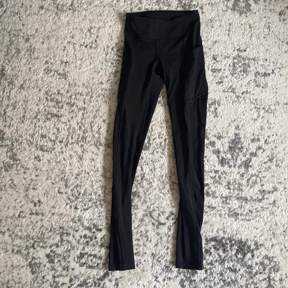 Worn once lululemon legging in the color black